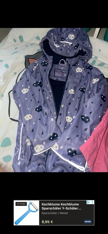 Mädchen Regenjacke mit Wolken-Motiv und Reflektorstreifen – Größe 116 – Lila