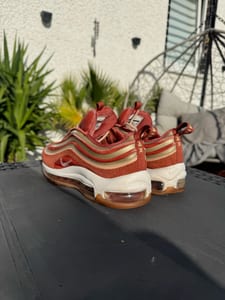 Nike Damen Sneaker samt Air Max 97 Ultra 17 LX – Dusty Peach Gr. 37 37,5 – Gold – Bild 3 von 7