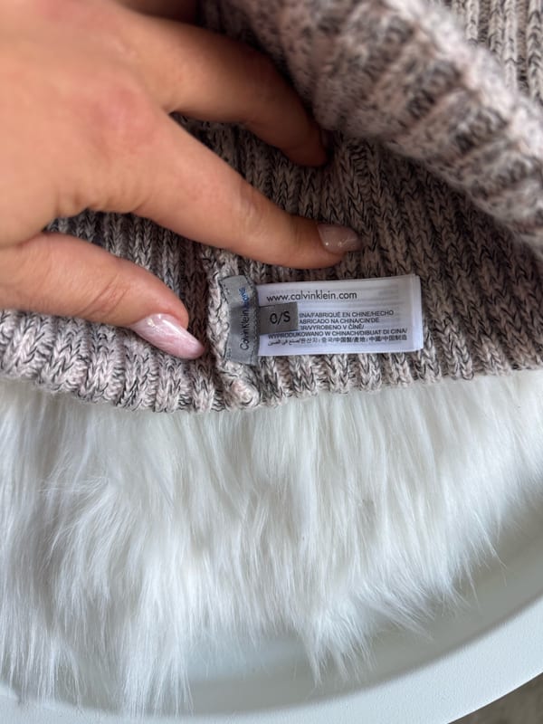 Calvin Klein Damen Jeans Mütze großes Logo Grau Rosa Beige Strick – Einheitsgröße – Bild 3 von 3