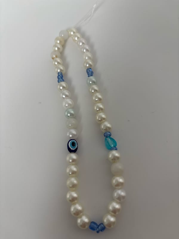 Damen Perlen Handykette mit blauen Glasperlen und Auge-Perle – Weiß – Bild 2 von 2