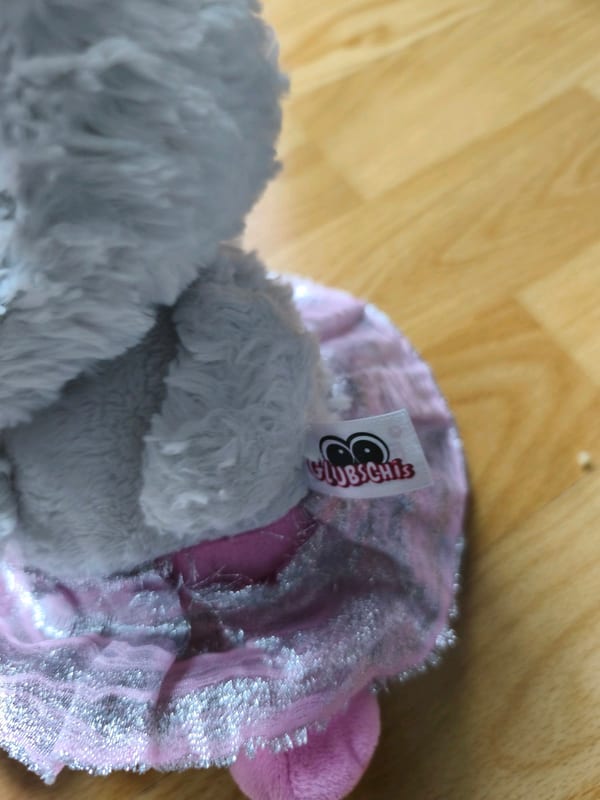 Plüschkatze mit Glitzeraugen und rosa Tutu – Bild 3 von 3