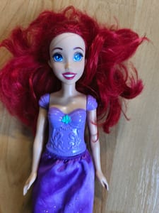 Meerjungfrau-Puppe mit roten Haaren und lila Kleid – Spielpuppe – Bild 2 von 3