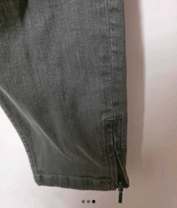 Damen 3 Hosen im Paket 38/40 – Größe L – Grün/Beige/Schwarz – Bild 4 von 9