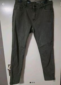 Damen 3 Hosen im Paket 38/40 – Größe L – Grün/Beige/Schwarz – Bild 2 von 9