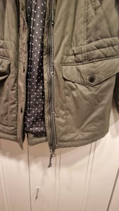 Damen Parka mit Kapuze, Khaki, Taschen und Reißverschluss – Größe 42 – Grün – Bild 2 von 6