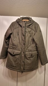 Damen Parka mit Kapuze, Khaki, Taschen und Reißverschluss – Größe 42 – Grün – Bild 6 von 6