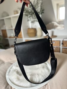 Bugatti Damen Tasche Crossbag Halfmoon Handtashe schwarz – Bild 6 von 10