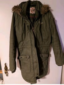 Damen Parka mit Kapuze und Kunstfellbesatz – Khaki – Größe M – Grün – Bild 4 von 10