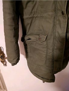 Damen Parka mit Kapuze und Kunstfellbesatz – Khaki – Größe M – Grün – Bild 7 von 10