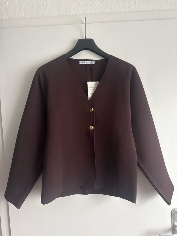 Damen Strickjacke mit V-Ausschnitt in Braun – Größe L
