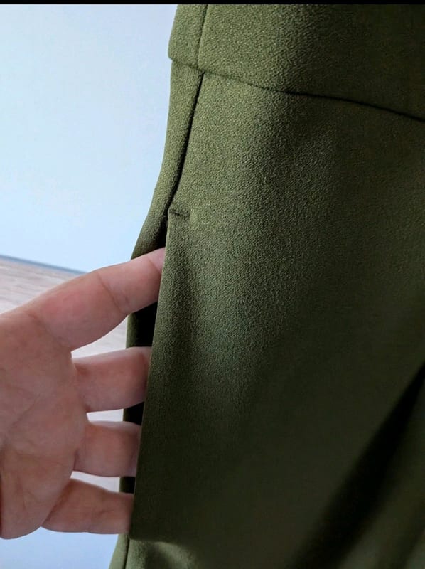 Damen Olivgrüner ärmelloser Jumpsuit mit weitem Bein – Größe 44 – Bild 3 von 10