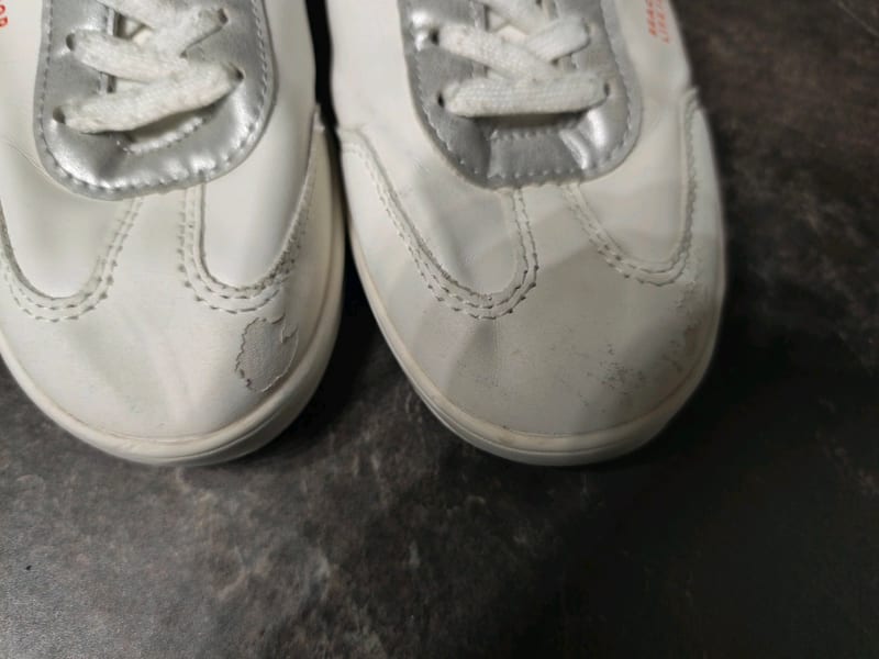 Weiße Sneaker mit Stitch-Motiv – Kinderschuhe – Größe 32