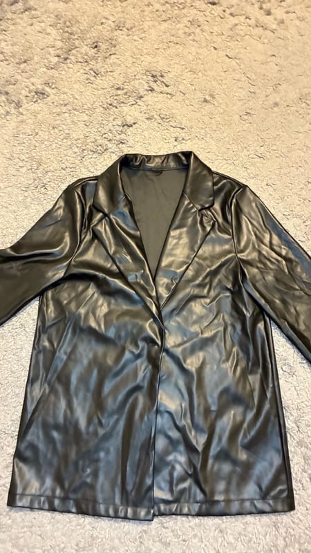 Damen Schwarzer Kunstleder-Blazer, einreihig, Revers – Bild 3 von 3