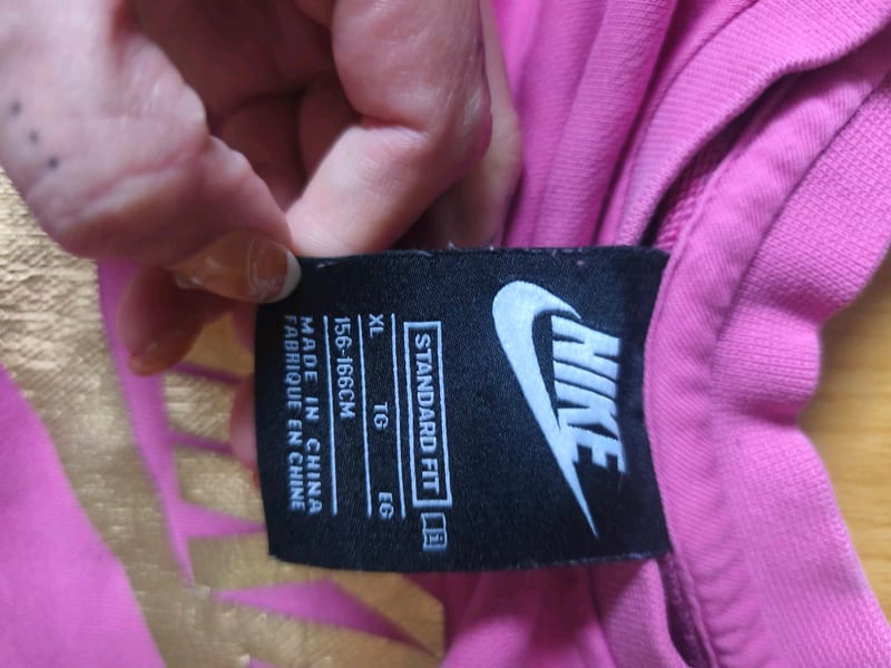 Mädchen Pinkes Sweatshirt mit silbernem Logo-Print Nike – Größe 158 – Rosa – Bild 2 von 2