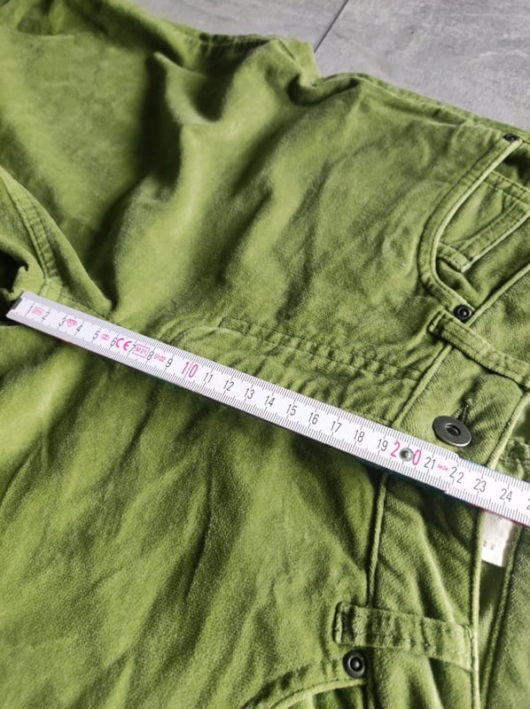 Damen Samthose von Waschbär in Kiwi grün – Bild 8 von 8