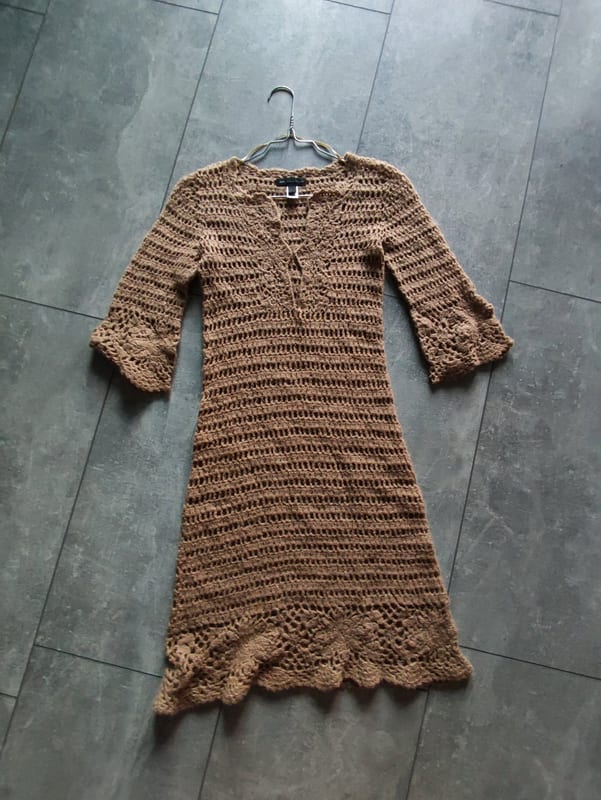 Damen Gehäkeltes Kleid in Braun – Midi, 3/4-Arm – Größe S