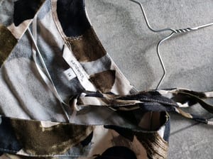 Sandwich Damen Kleid mit Taschen – Größe 34 – Schwarz/Grün/Beige – Bild 4 von 5