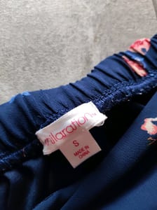 Damen Dunkelblaues Kleid mit Blumenmuster und schulterfrei – Größe S – Bild 2 von 2