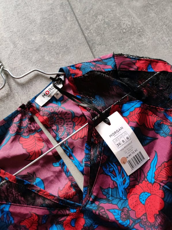Damen Kleid mit Blumenmuster und Spitzeneinsätzen – Langarm, V-Ausschnitt – Größe 36 – Rot – Bild 2 von 6