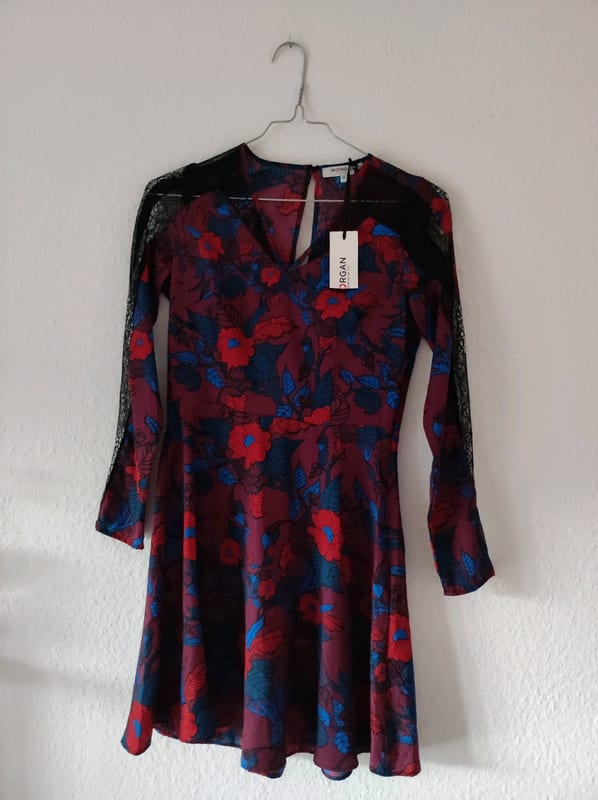 Damen Kleid mit Blumenmuster und Spitzeneinsätzen – Langarm, V-Ausschnitt – Größe 36 – Rot – Bild 6 von 6