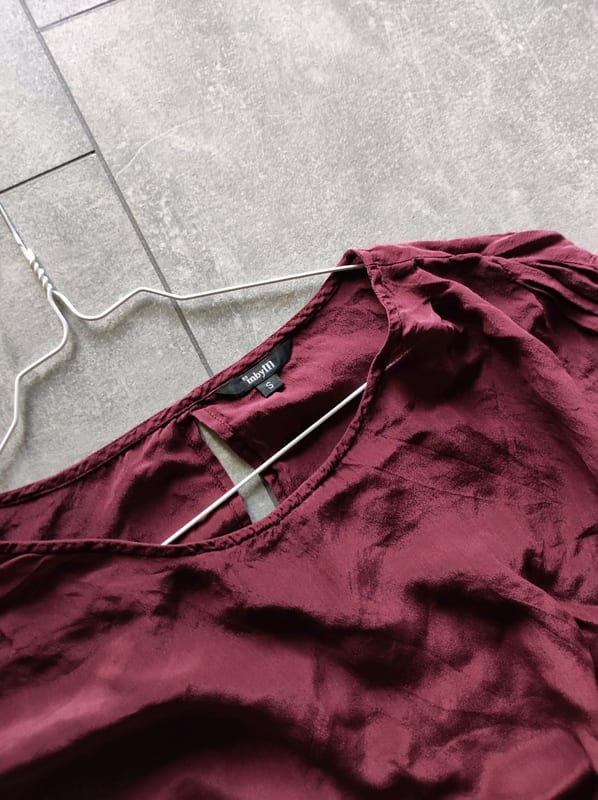 Damen Bordeaux-rotes Kleid mit Bindeband in der Taille – Größe S – Bild 5 von 5