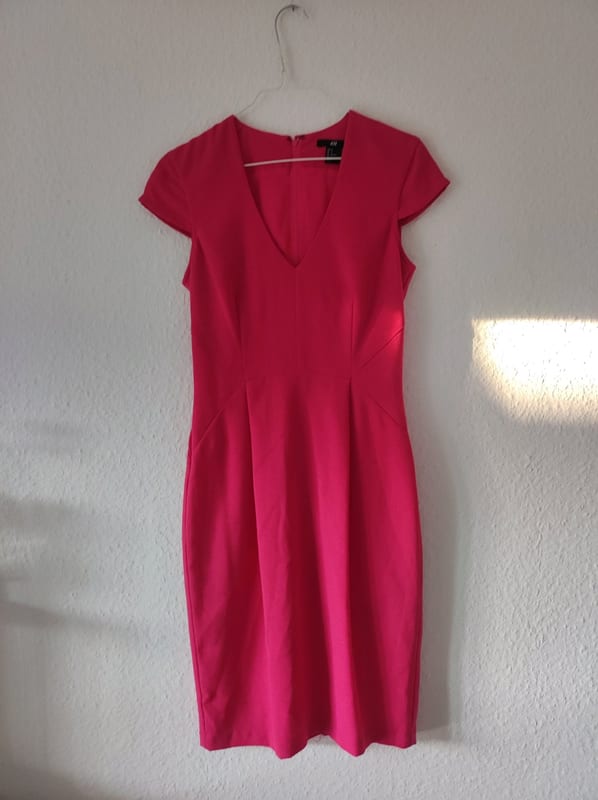 Damen Pinkes Etuikleid mit V-Ausschnitt und kurzen Ärmeln – Größe 36 – Rosa