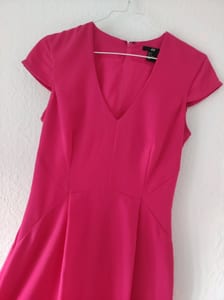 Damen Pinkes Etuikleid mit V-Ausschnitt und kurzen Ärmeln – Größe 36 – Rosa – Bild 4 von 8