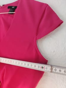 Damen Pinkes Etuikleid mit V-Ausschnitt und kurzen Ärmeln – Größe 36 – Rosa – Bild 7 von 8