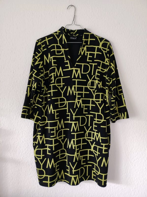 Ophilia Damen Letter Print Kleid Gr. 3 (42-44) – Schwarz