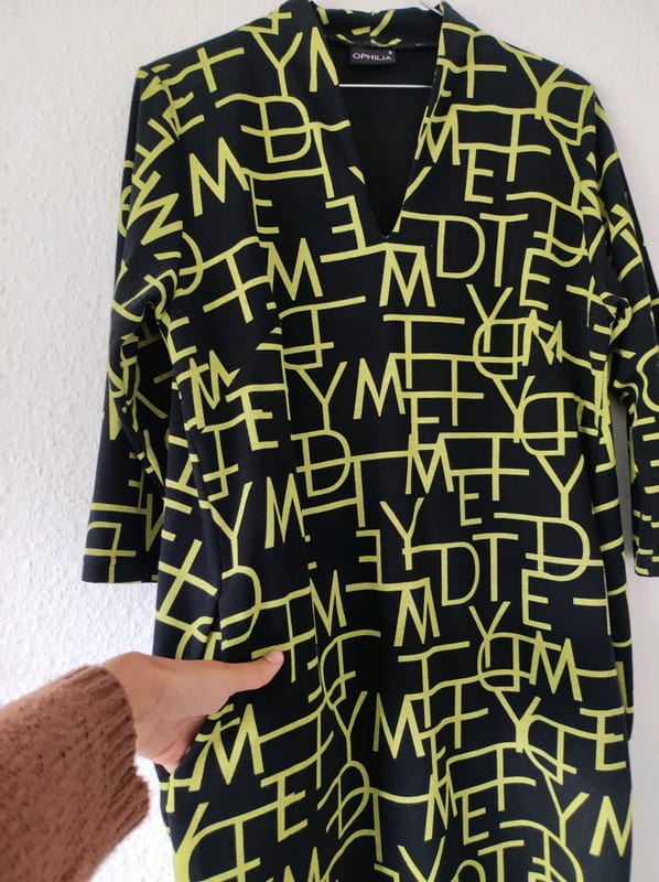 Ophilia Damen Letter Print Kleid Gr. 3 (42-44) – Schwarz – Bild 3 von 9