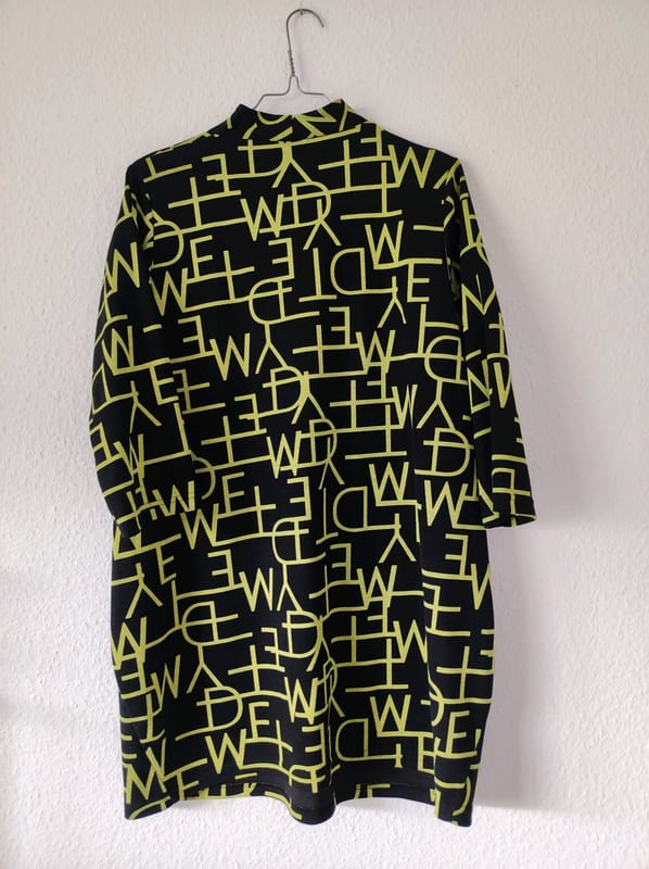 Ophilia Damen Letter Print Kleid Gr. 3 (42-44) – Schwarz – Bild 4 von 9