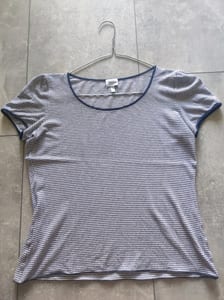 Armani Collezioni Damen T-Shirt – Größe 42 – Blau/Weiß – Bild 2 von 3