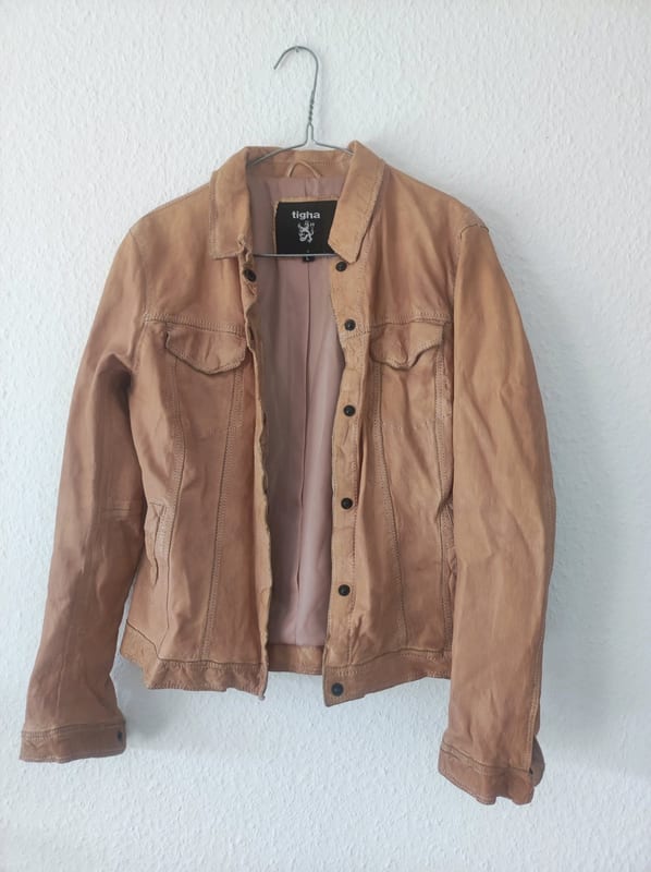 Tigha Damen Lederjacke mit Mangel – Größe S – Braun