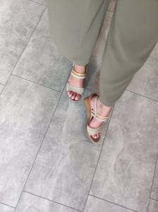 UGG Damen Keilsandalen Gr. 42 – Beige – Bild 2 von 8