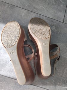 UGG Damen Keilsandalen Gr. 42 – Beige – Bild 6 von 8
