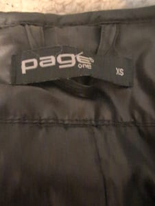 Damen Steppjacke schwarz, schmal geschnitten mit Reißverschlusstaschen – Größe XS – Bild 3 von 3