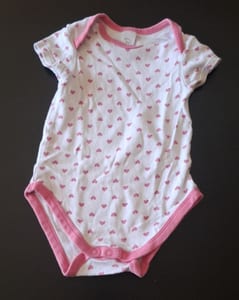 Baby Kurzarm-Body mit Herzchenmuster Gr.86 – Weiß/Rosa