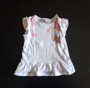 Süßes Kinder T-Shirt mit Federmotiv Gr. 74 – Weiß/Bunt