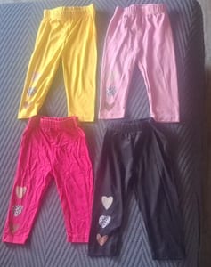 4er Set Kinderhosen Gr. 6 bis 9 Monate (68 bis 74) – Bunt