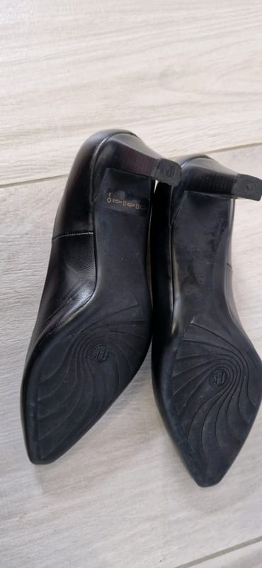 Peter Kaiser Damen Pumps schwarz gr.35 – Bild 3 von 4