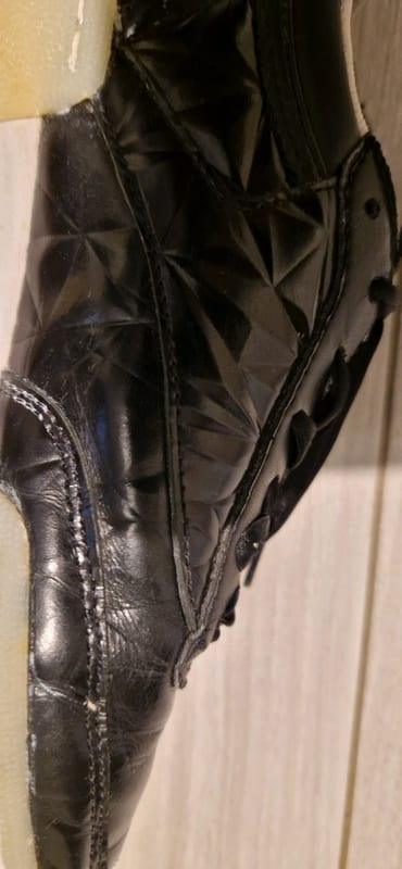 Damen Schwarze Sneaker mit Satin-Schnürsenkeln und transparenter Sohle – Bild 5 von 7