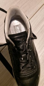 Damen Schwarze Sneaker mit Satin-Schnürsenkeln und transparenter Sohle – Bild 3 von 7