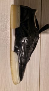 Damen Schwarze Sneaker mit Satin-Schnürsenkeln und transparenter Sohle – Bild 4 von 7