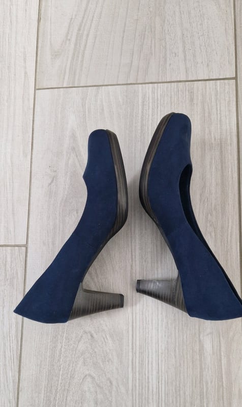 Damen Dunkelblaue Pumps mit Absatz – Größe 39 – Bild 2 von 2