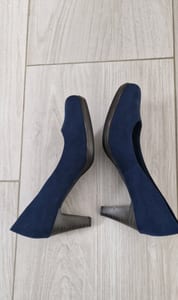 Damen Dunkelblaue Pumps mit Absatz – Größe 39 – Bild 2 von 2