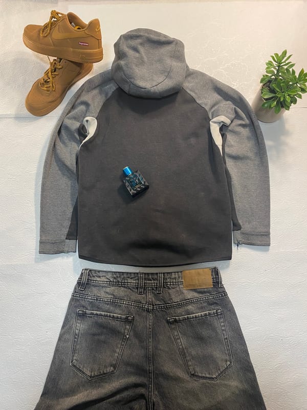 Herren Nike Kapuzenjacke Grau Weiß Streetwear Gr M – Weiß/Grau/Schwarz – Bild 2 von 6