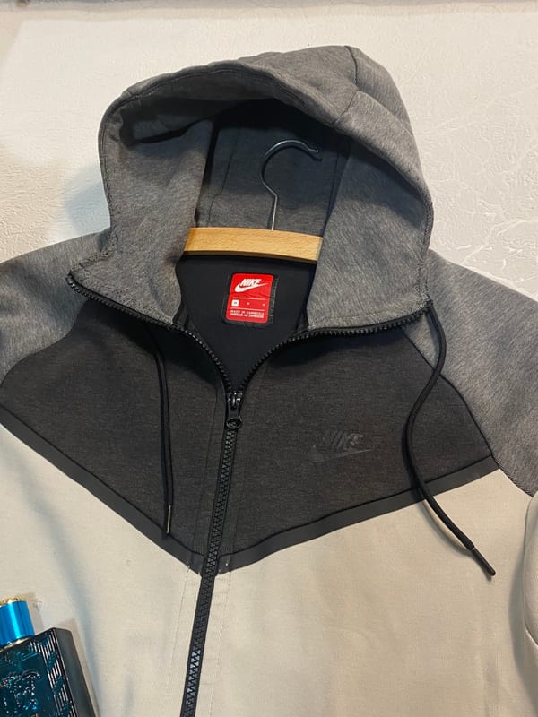 Herren Nike Kapuzenjacke Grau Weiß Streetwear Gr M – Weiß/Grau/Schwarz – Bild 3 von 6