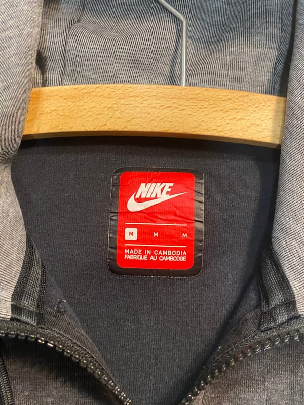 Herren Nike Kapuzenjacke Grau Weiß Streetwear Gr M – Weiß/Grau/Schwarz – Bild 6 von 6