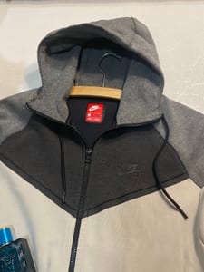 Herren Nike Kapuzenjacke Grau Weiß Streetwear Gr M – Weiß/Grau/Schwarz – Bild 3 von 6