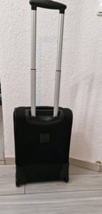 Schwarzer Trolley-Koffer mit Teleskopgriff, Handgepäckgröße – Bild 2 von 6